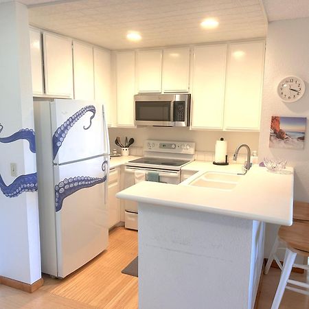 אושנסייד Oceanview Retreat - Steps To The Beach And 2 Pools מראה חיצוני תמונה