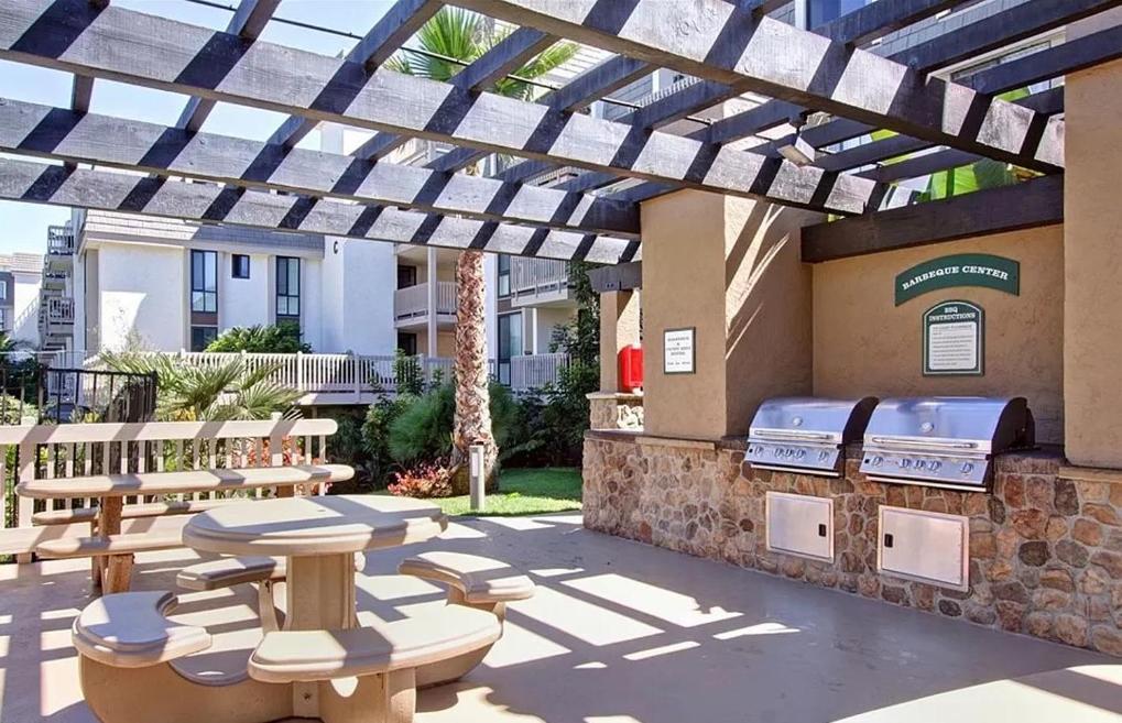 אושנסייד Oceanview Retreat - Steps To The Beach And 2 Pools מראה חיצוני תמונה
